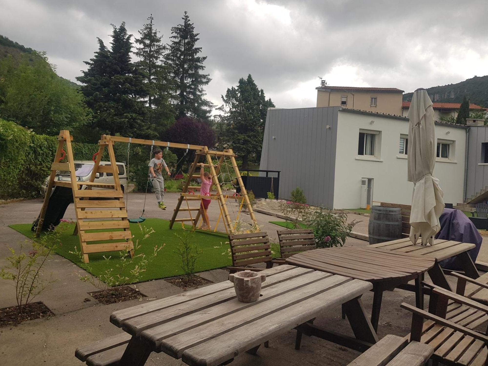 Gite Aux Tourterelles Tournemire  Exteriör bild